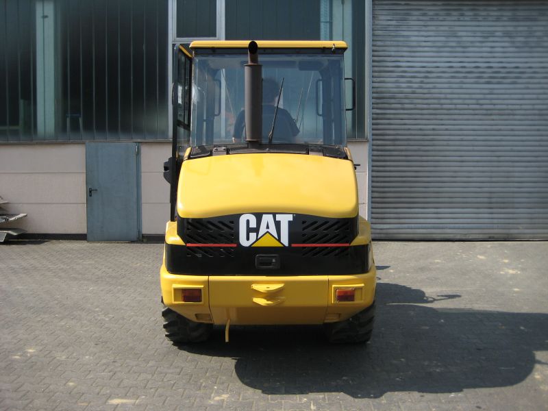 Caterpillar906hinten.jpg (66624 Byte)